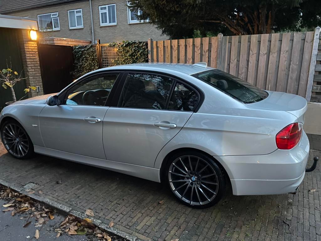 BMW 3-Serie 2.0 I 320 2008 Grijs, Auto's, BMW, Particulier, 3-Serie, ABS, Airbags, Alarm, Bluetooth, Boordcomputer, Centrale vergrendeling