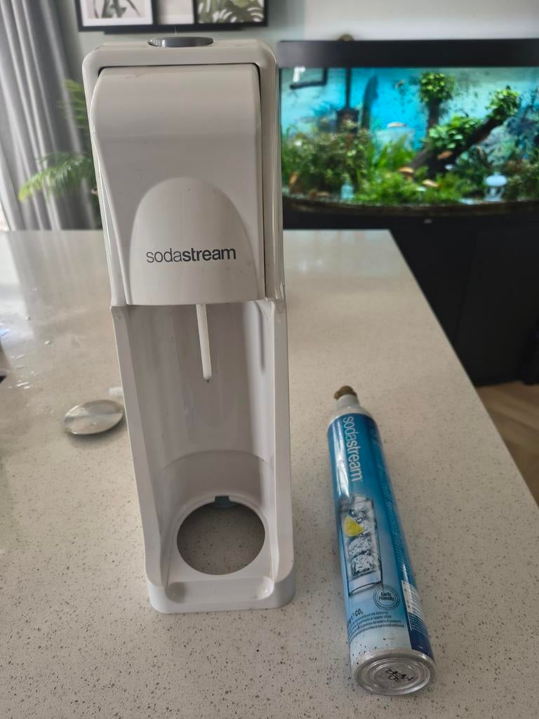 Sodastream met lege cilinder - Zo goed als nieuw, Ophalen, Zo goed als nieuw