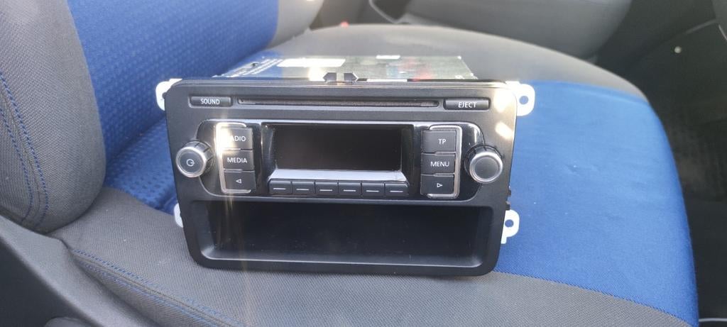 VW T5 Radio - Origineel Volkswagen Transporter Radio, Auto diversen, Autoradio's, Ophalen of Verzenden, Gebruikt