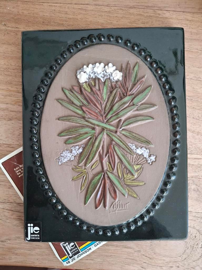 Jie Gantofta wandtegel met orgineel boekje, Sweden, Antiek en Kunst, Ophalen of Verzenden