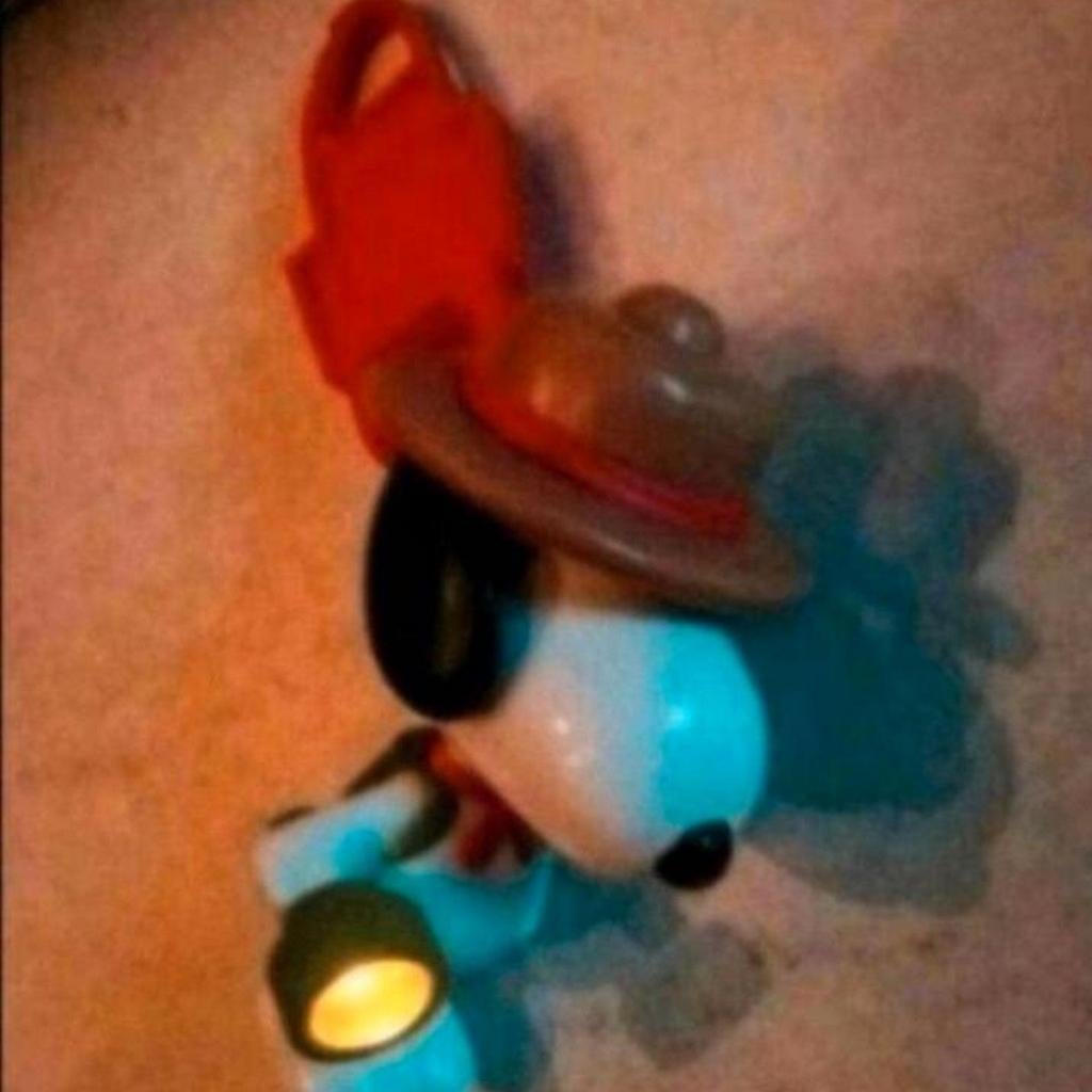 Snoopy figuur met hoed en lampje, Ophalen of Verzenden, Lichtbak of (neon) lamp