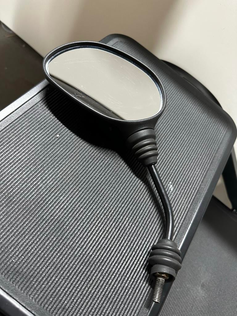 Linker spiegel voor scooter - Gebruikt, Fietsen en Brommers, Brommeronderdelen | Scooters, Ophalen of Verzenden, Gebruikt, Overige typen