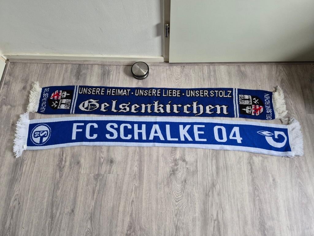 2 FC Schalke 04 sjaals - Gelsenkirchen, Ophalen of Verzenden, Zo goed als nieuw, Clubaccessoires