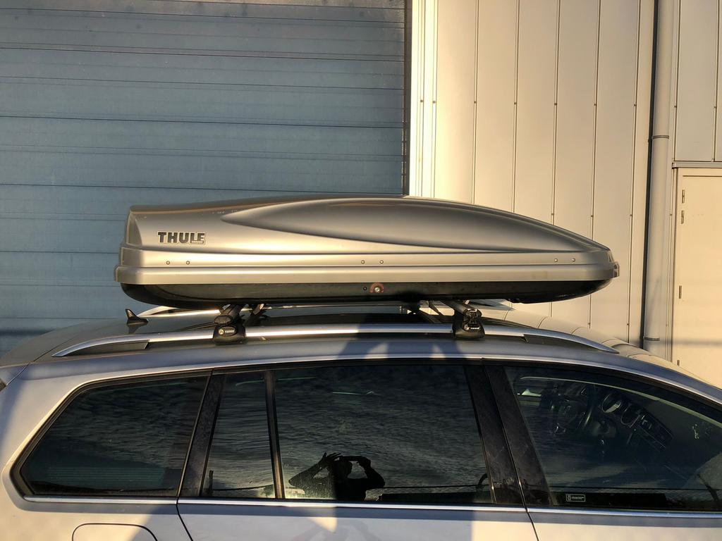 TE HUUR - Thule Dakkoffer Atlantis 780 voor zomervakantie, Ophalen, Zo goed als nieuw