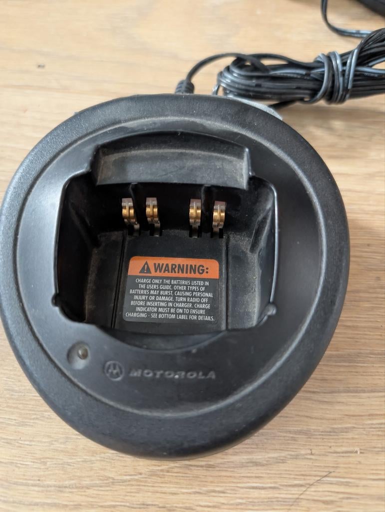 Motorola tafellader GP300 serie, Info@motorolacommunications.com, Zo goed als nieuw, Toebehoren, Motorola