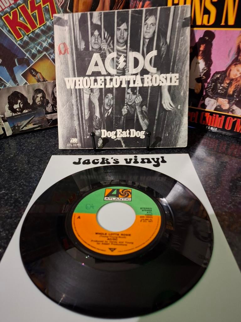 AC/DC - Whole Lotta Rosie / Dog Eat Dog 7 inch vinyl 1977/1, Ophalen of Verzenden, Gebruikt, Overige formaten, Poprock