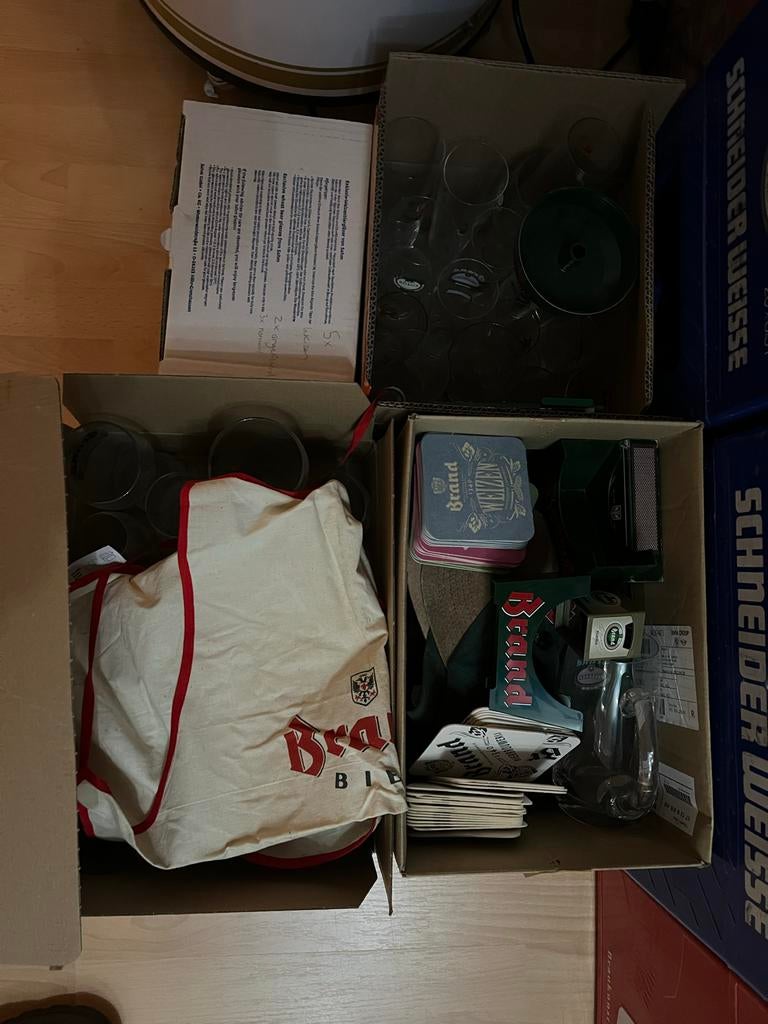 Brand bier set: glazen, pullen, viltjes, openers en meer, Verzamelen, Biermerken, Ophalen of Verzenden, Zo goed als nieuw, Glas of Glazen