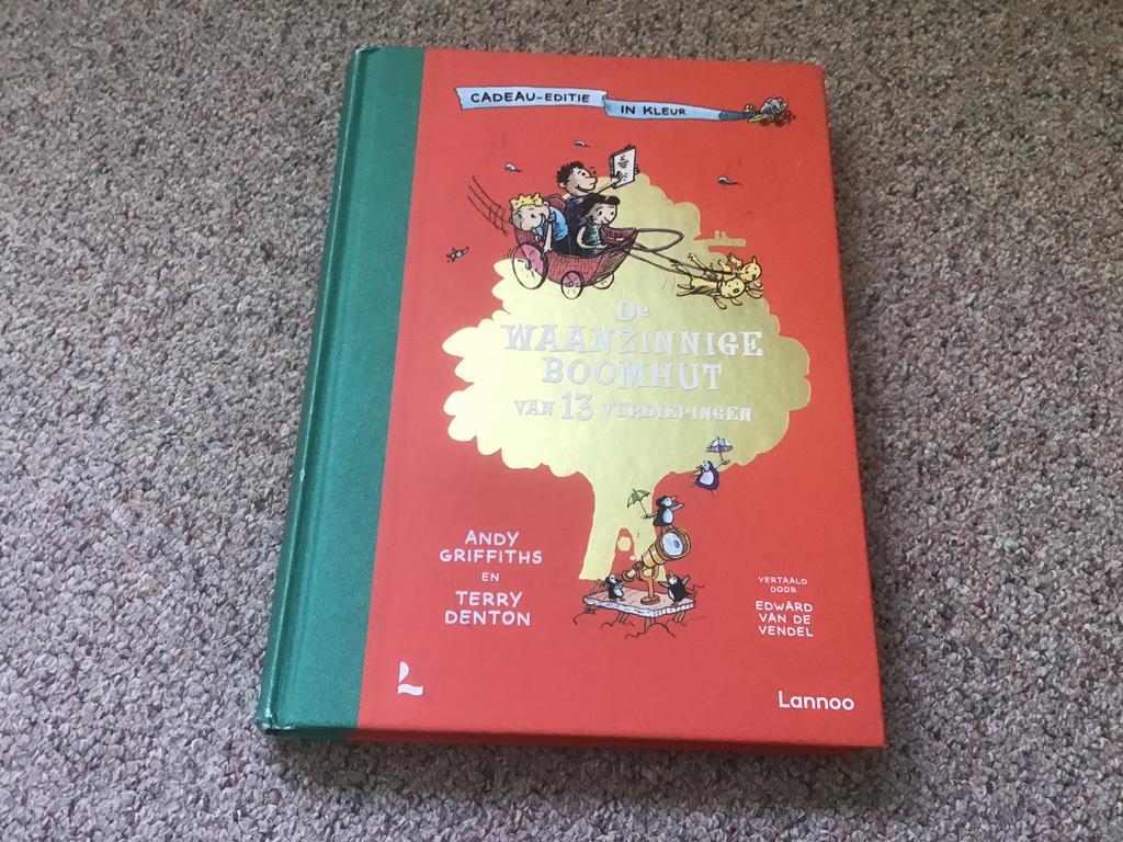 De waanzinnige boomhut van 13 verdiepingen, editie in  kleur, Fictie algemeen, Andy Griffiths; Terry Denton, Ophalen of Verzenden
