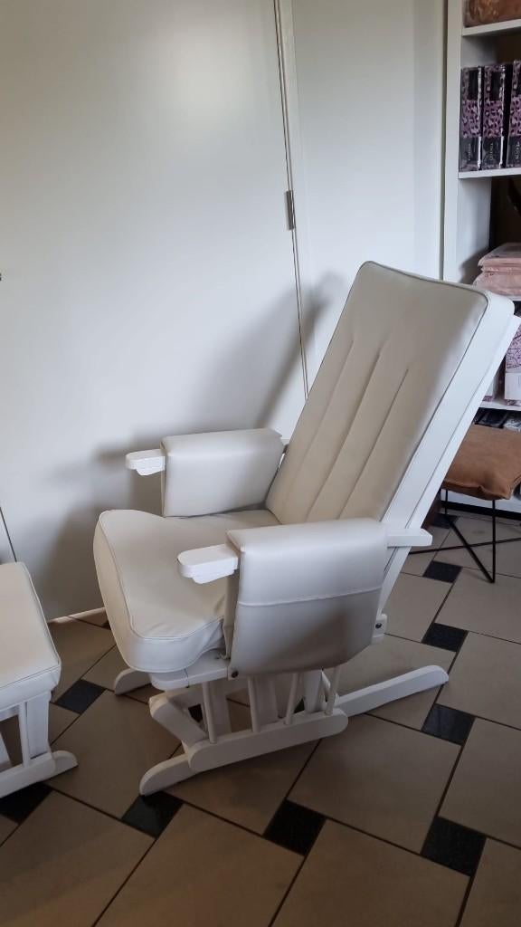 Stoel en hocker schommel wit, Wit, Zo goed als nieuw, Eén, Ophalen