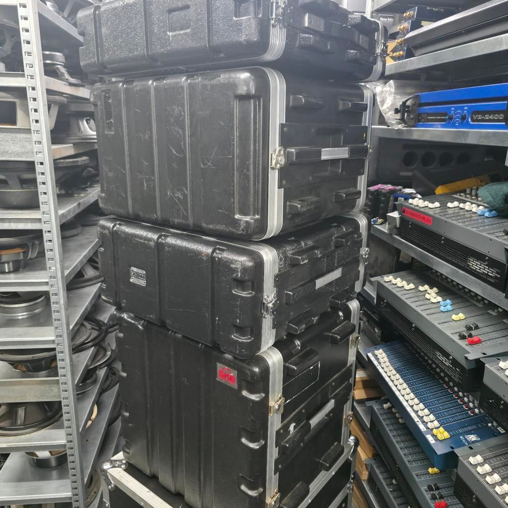 FLIGHTCASES  19 inch     2 / 4  / 6 / 10  HE, Ophalen of Verzenden, Overige instrumenten