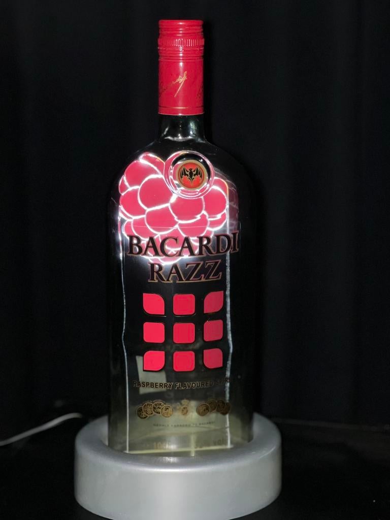 Zeldzame oude Bacardi lichtreclame Raz. Op 220v, Lichtbak of (neon) lamp, Ophalen of Verzenden, Zo goed als nieuw, Nvt