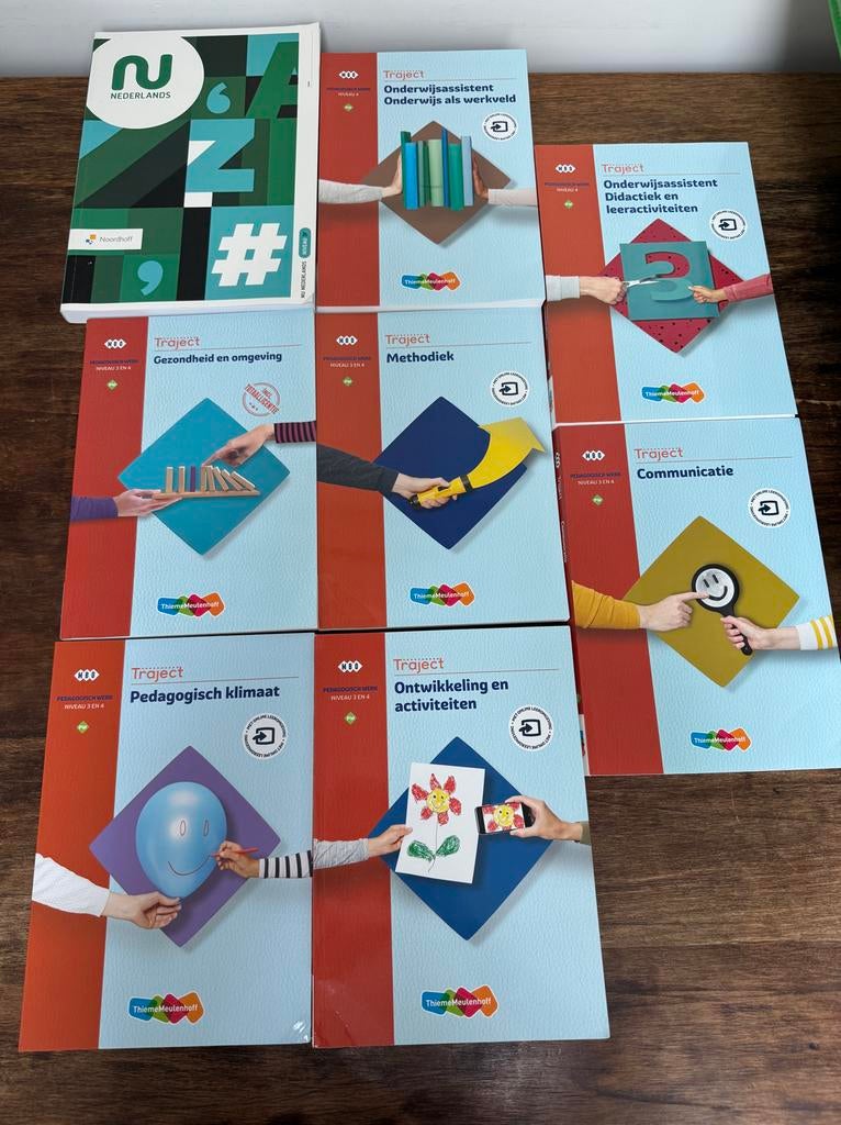 Onderwijsassistent boeken MBO niveau 4 - Z.g.a.n., Boeken, Ophalen of Verzenden, Zo goed als nieuw, MBO