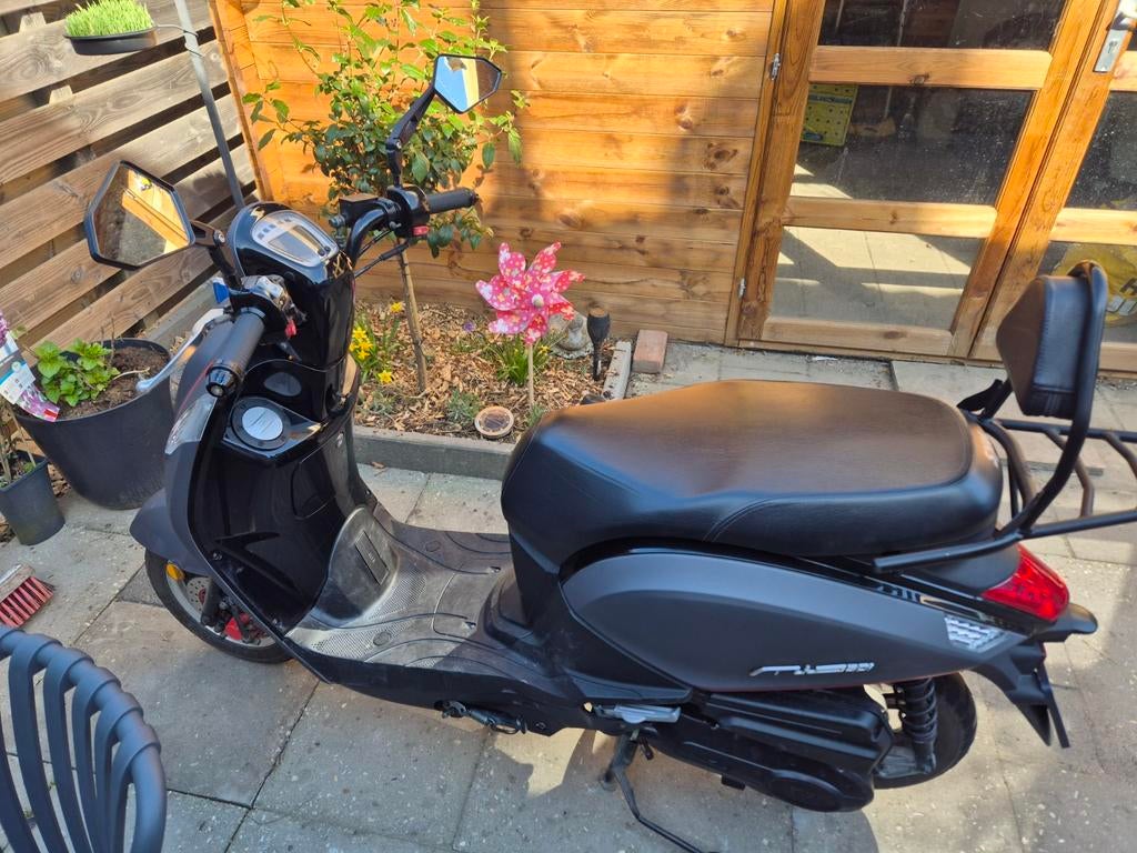 “SYM Mio 50i | Start & rijdt perfect | Zuinig | Betrouw, Ophalen, Benzine, Mio