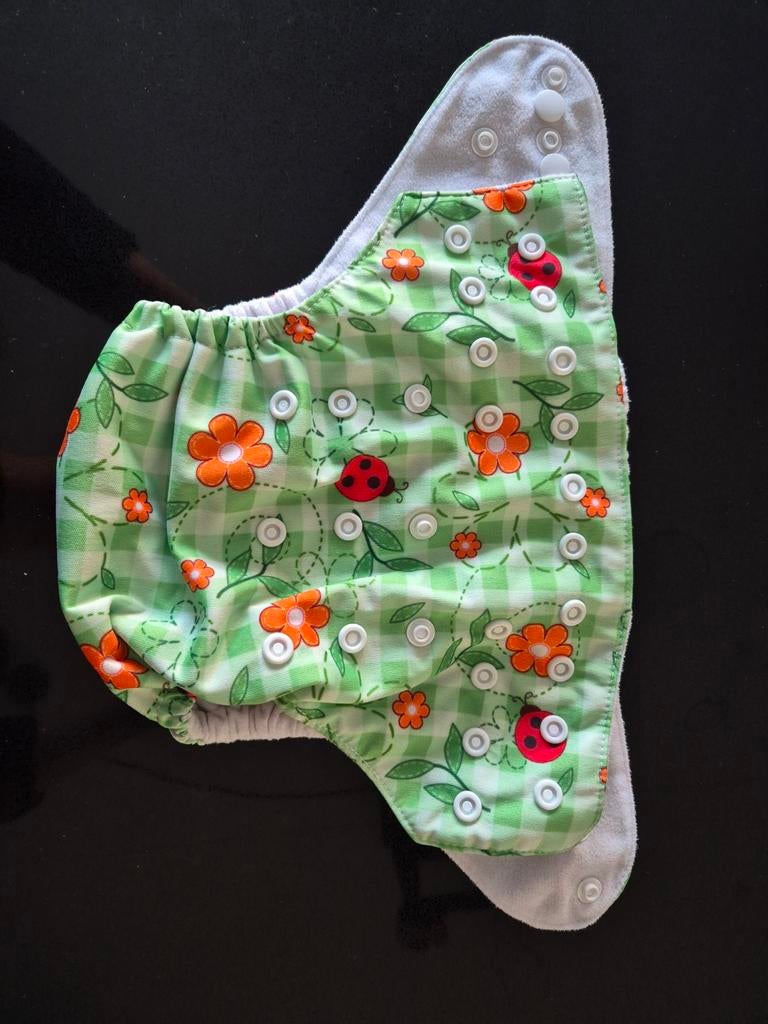 Wasbare luier met lieveheersbeestjes en bloemen, Ophalen, Gebruikt