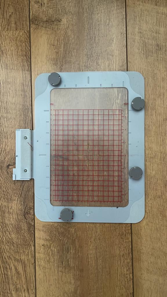 Magnetisch Borduurraam voor Pfaff/ Husqvarna borduurmachine, Witgoed en Apparatuur, Weegschalen, Zo goed als nieuw, Personenweegschaal