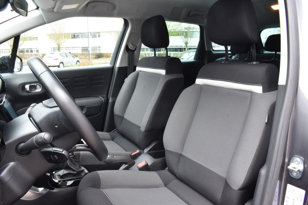 Citroën C3 Aircross PureTech 110 Feel | Navigatie | Parkeer, Gebruikt, Zwart, 1199 cc, Lichtsensor