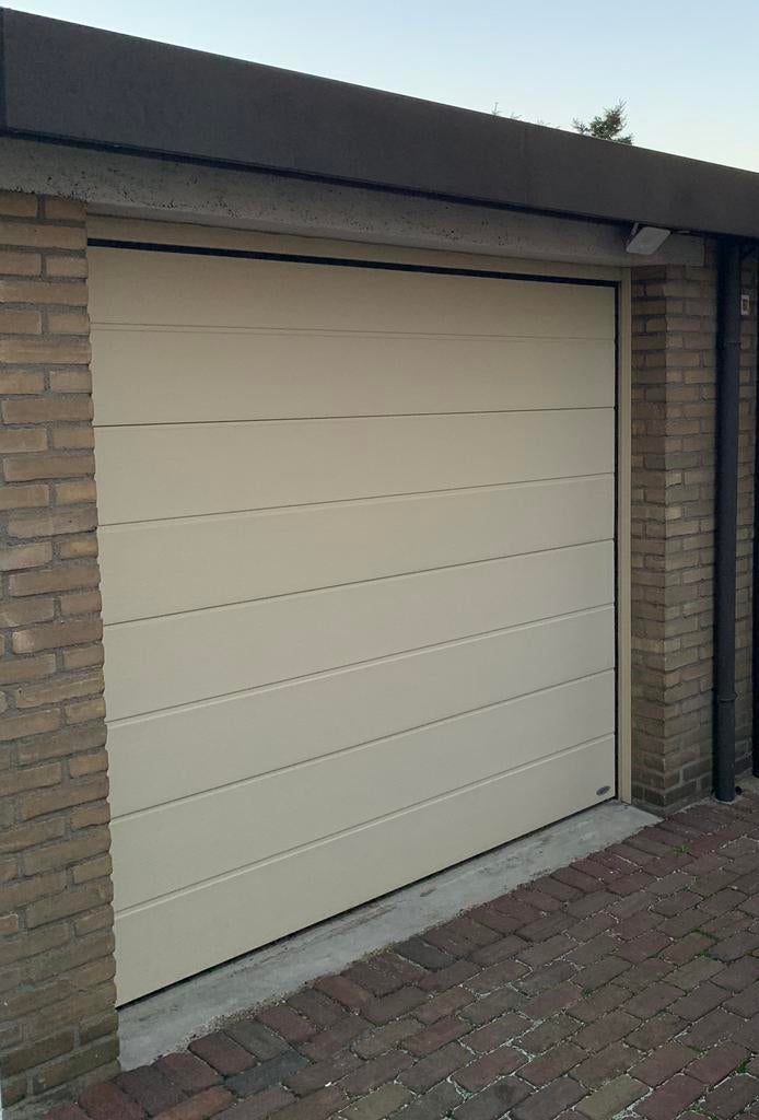 Elektrische sectionaal garagepoort, Tuin en Terras, Tuinpoorten, Ophalen, Gebruikt, 200 cm of meer, Schuifpoort