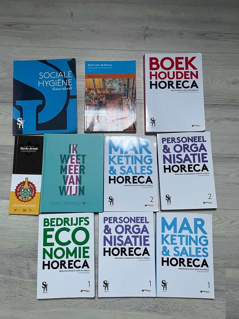 Horeca boeken - complete set (10 stuks), Boeken, Studieboeken en Cursussen, Zo goed als nieuw, MBO, Ophalen