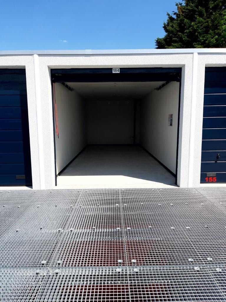 Per direct TE HUUR garagebox Populierendreef te Voorburg