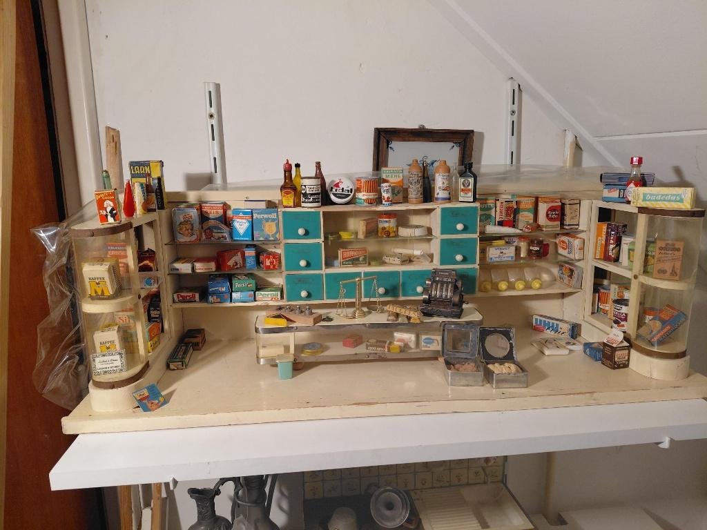 Poppenhuis oud kruidenierswinkel, Ophalen of Verzenden, Gebruikt, Poppenhuis