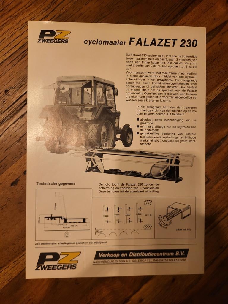 Tractor folder PZ zweegers cyclomaaier FALAZET 230, Boeken, Catalogussen en Folders, Ophalen of Verzenden, Zo goed als nieuw