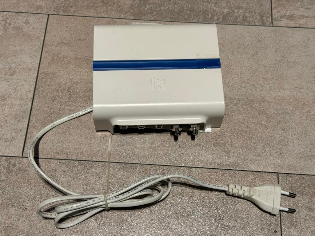 Hirschmann shop hmv 41 antenne versterker 4x verdeler COAX, Ophalen of Verzenden, Gebruikt