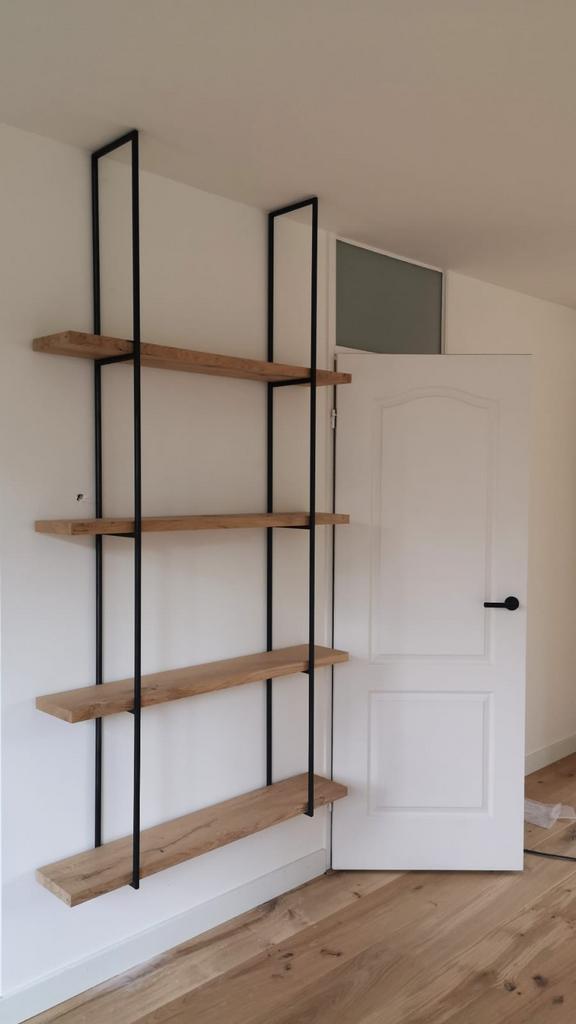 Wandmeubel, zwevend, stalen frames met eikenhouten planken, Huis en Inrichting, Kasten | Wandmeubels, Ophalen, Zo goed als nieuw