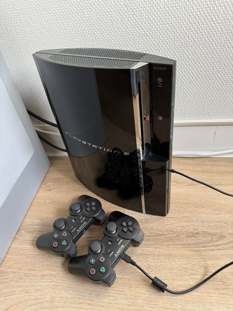 PS3 backward compatible, Spelcomputers en Games, Spelcomputers | Sony PlayStation 3, Gebruikt, Phat, 60 GB, Met 2 controllers