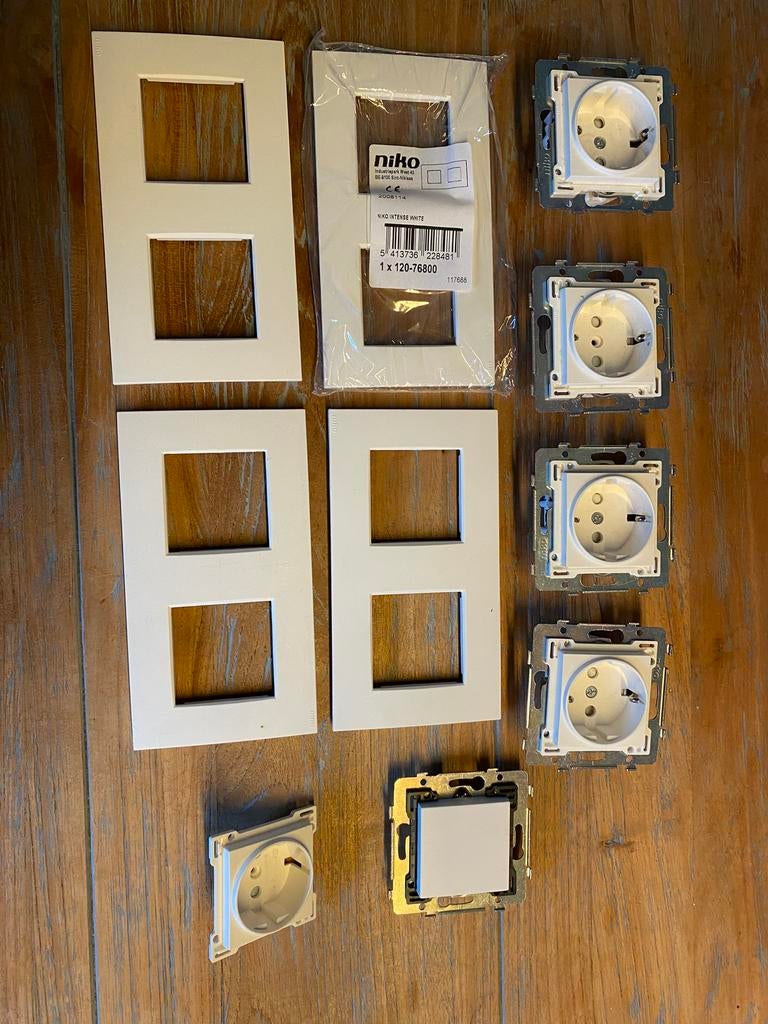 Niko schakelmateriaal set, Ophalen of Verzenden, Zo goed als nieuw