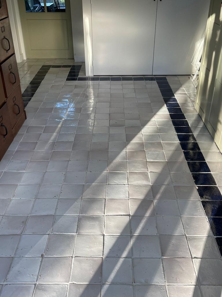 Oude handvorm geglazuurde estrikken wit 17x17 85M2 uniek!, Doe-het-zelf en Verbouw, Tegels, Keramiek, 10 m² of meer, Vloertegels