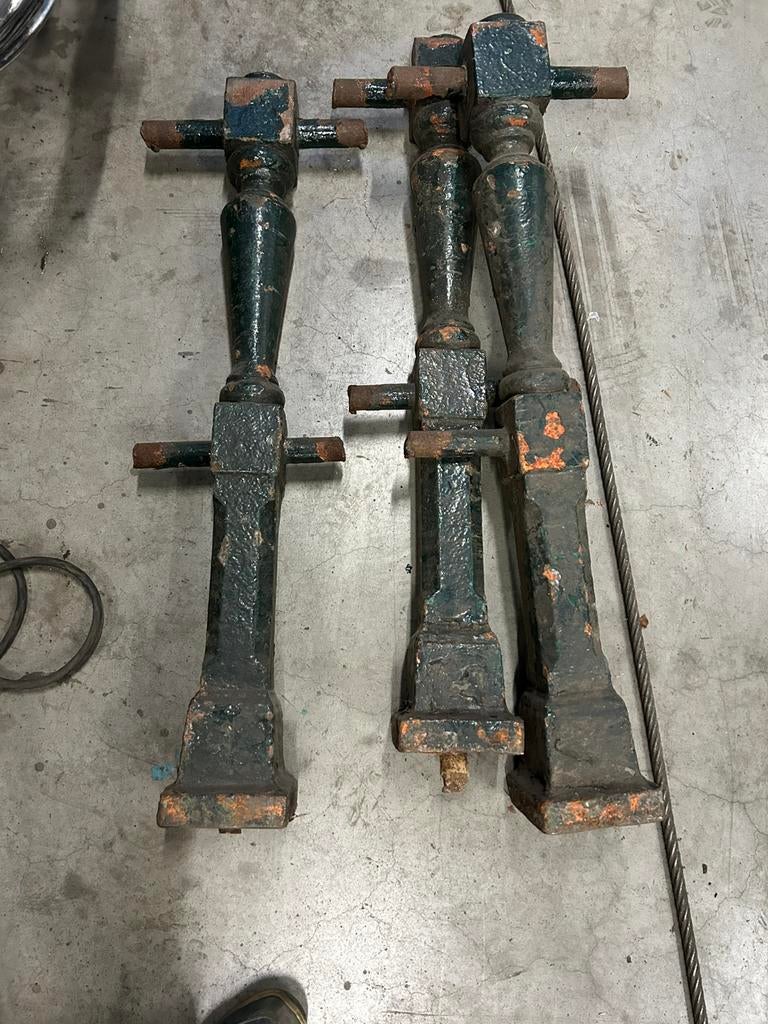 Gietijzeren palen antiek, Ophalen