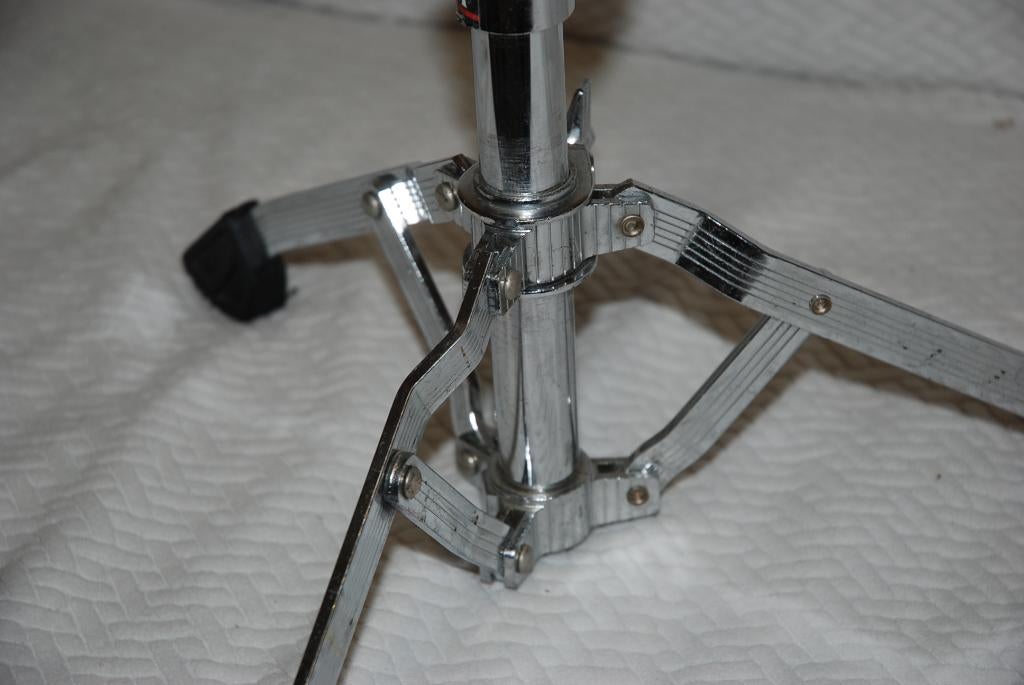 Tama snaredrumstand  <25250536>, Muziek en Instrumenten, Tama, Gebruikt, ., Drums of Percussie