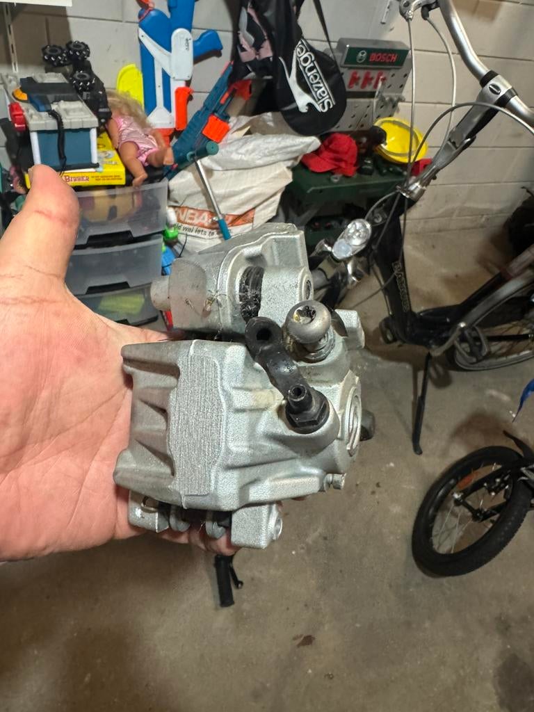 Ktm 690 enduro brembo remklauw met remblokken VOOR & ACHTER✅, Ophalen of Verzenden, Zo goed als nieuw, Overige typen