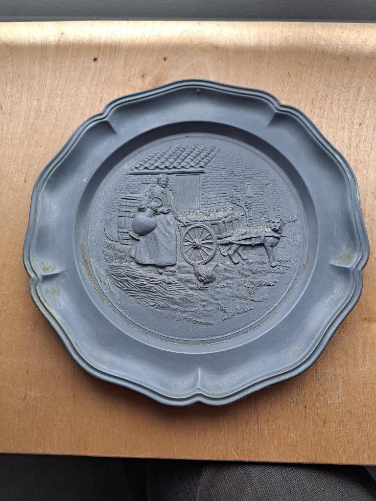 Ttinnen wandbord met hondenkarafbeelding, Ophalen of Verzenden