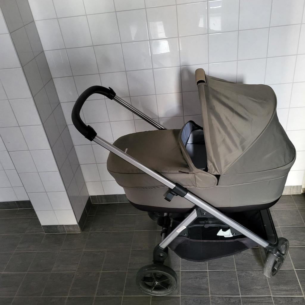Easywalker Mosey+3 in 1 kinderwagen (0 tot 3.5 jaar), Kinderen en Baby's, Gebruikt, Verstelbare duwstang, Ophalen, Kinderwagen