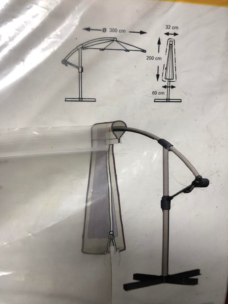 Mooie zweef parasol - Garden Place, Gebruikt, Ophalen of Verzenden, Zweefparasol, Verstelbaar