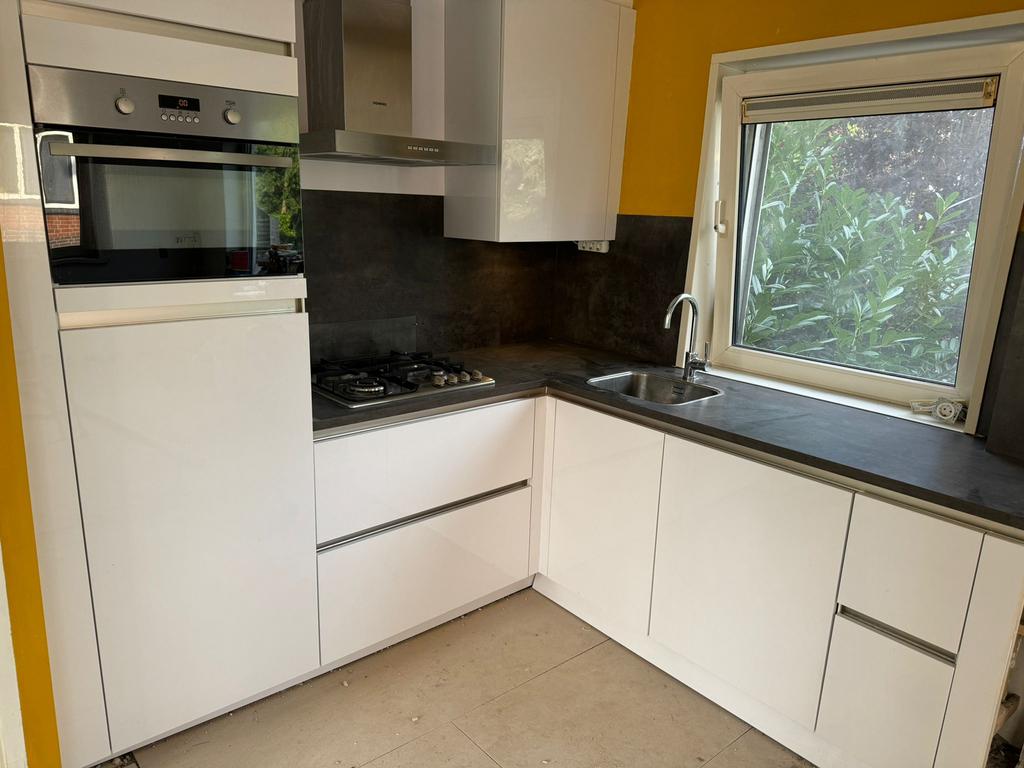 Nette Hoogglans Witte Hoekkeuken + Apparatuur GEDEMONTEERD, Huis en Inrichting, Keuken | Complete keukens, Wit, Hoekkeuken, Ophalen of Verzenden