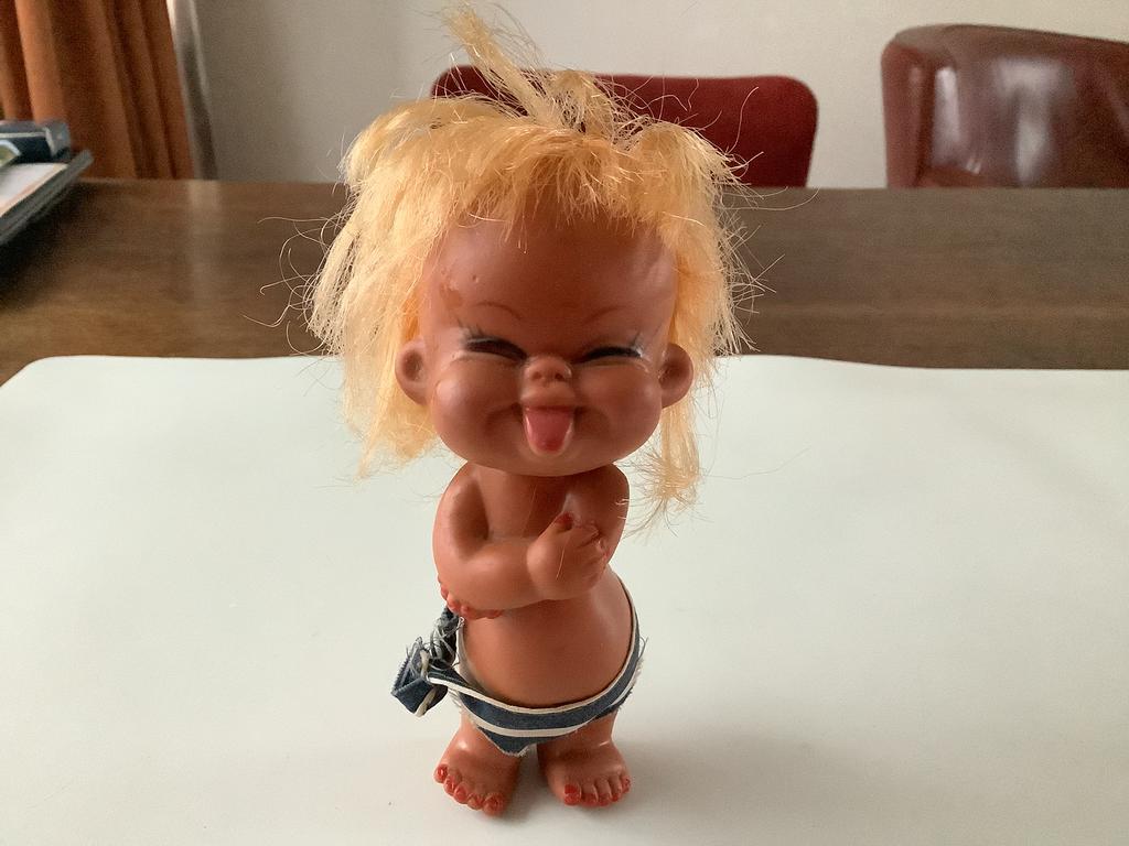 Vintage hong kong rubber toy doll, voor de verzamelaar!!!!!!, Verzamelen, Poppen, Ophalen of Verzenden, Zo goed als nieuw
