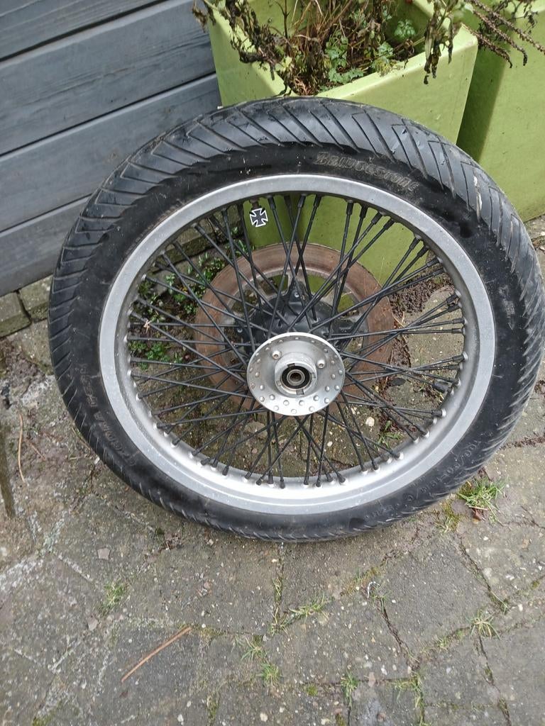 Spaakwielen Suzuki Intruder vs700, Ophalen