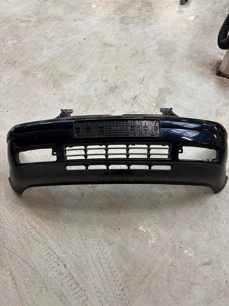 GOLF 4 V5 voorbumper, Auto-onderdelen, Carrosserie en Plaatwerk, Ophalen, Bumper