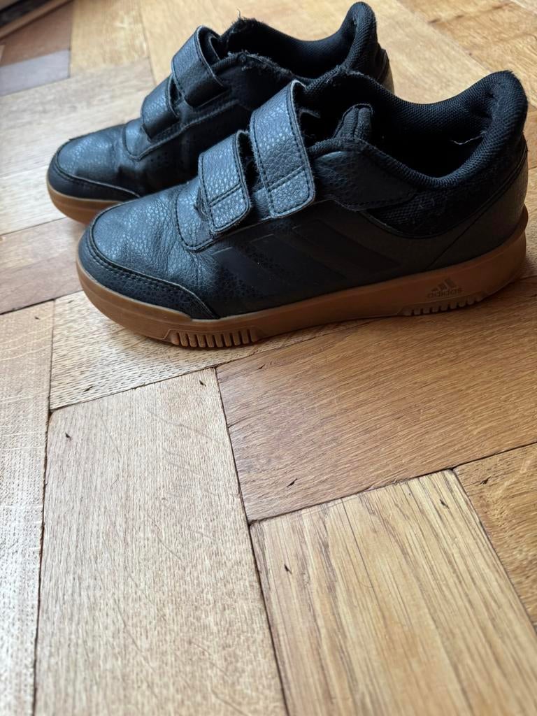 Adidas maat 35 1/2, Gebruikt, Schoenen, Ophalen of Verzenden, Jongen