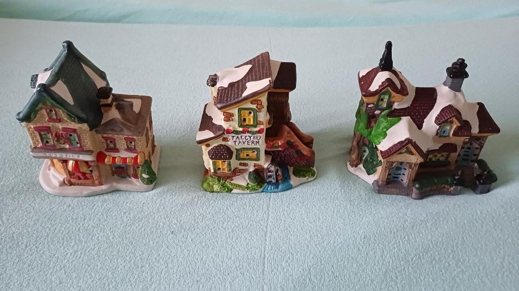 3 mooie kerst huisjes, Diversen, Kerst, Ophalen of Verzenden, Zo goed als nieuw