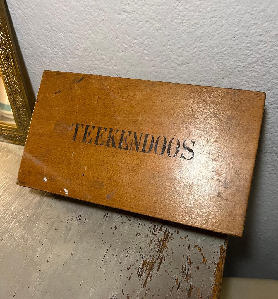 Vintage antieke vd oorlog houten tekendoos teekendoos kistje, Ophalen of Verzenden, Overige soorten, Nederland, Kist of Geocache