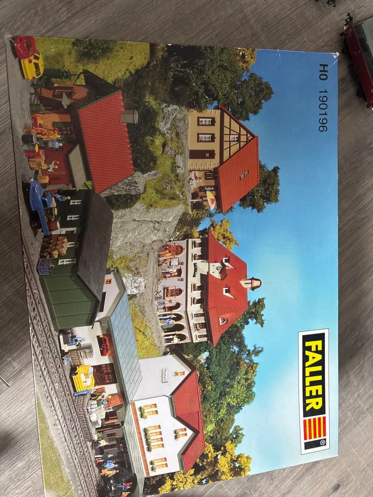 Faller H0 190196 Station Heubach en groen schuurtje - Gebouw, Overige merken, Gebruikt, Gelijkstroom of Wisselstroom, Brug, Tunnel of Gebouw