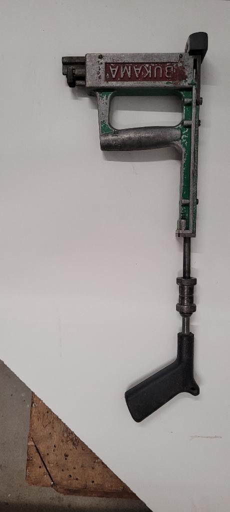 Bukama vintage handnieter, Ophalen of Verzenden, Gebruikt