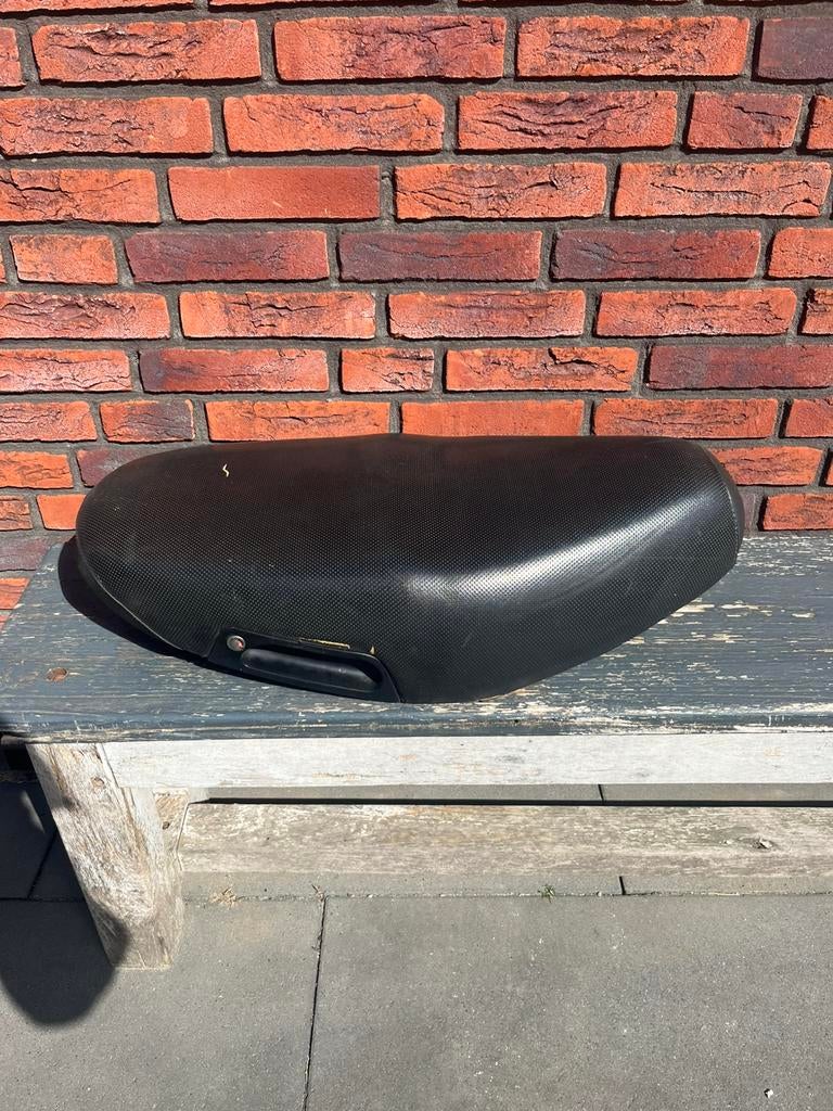 Type 3 zadel, Ophalen, Zo goed als nieuw, Zadel, Piaggio