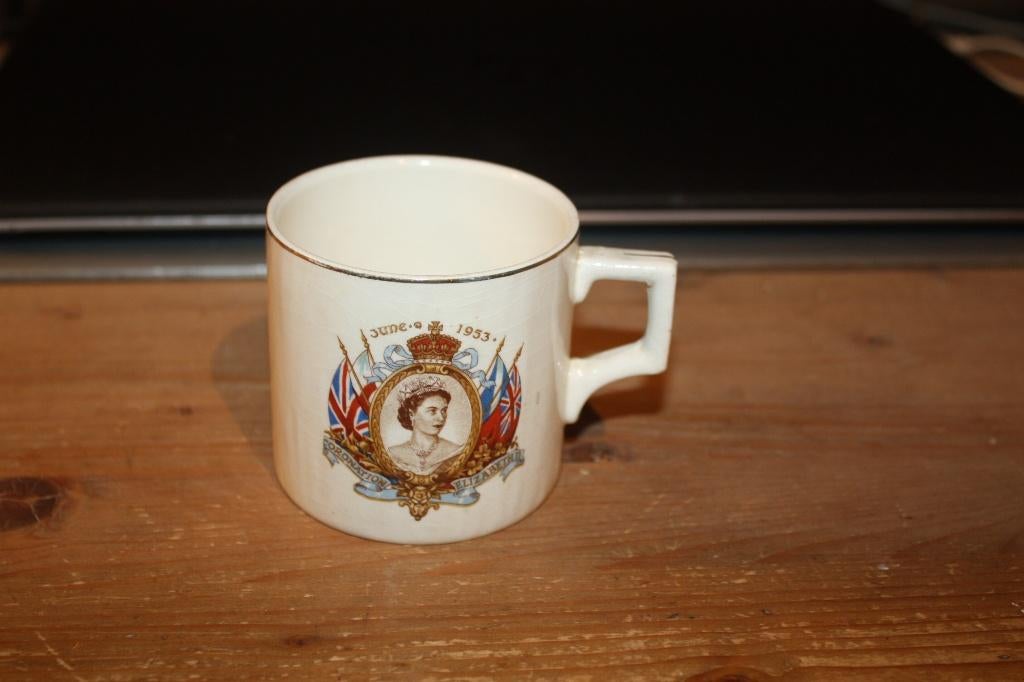 Kroning Elisabeth 2  in 1953   drinkbeker, Ophalen of Verzenden, Kaart, Foto of Prent
