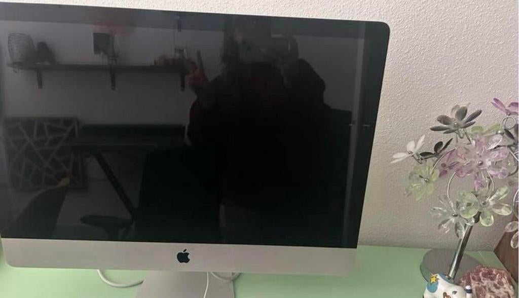 Oude iMac (2010) te koop. Ziet er nog goed uit., Ophalen, Gebruikt, IMac