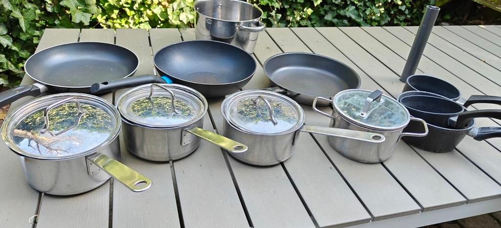 Pannenset: 5x steelpan, 2x koekenpan, 1x wok (Ikea/BK), Huis en Inrichting, Keuken | Potten en Pannen, Ophalen of Verzenden