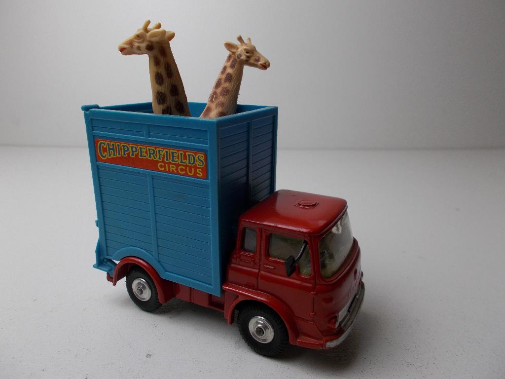 1964 Corgi Toys 503 CHIPPERFIELDS CIRCUS GIRAFFE TRUCK (-B-), Ophalen of Verzenden, Zo goed als nieuw, Bus of Vrachtwagen, Corgi
